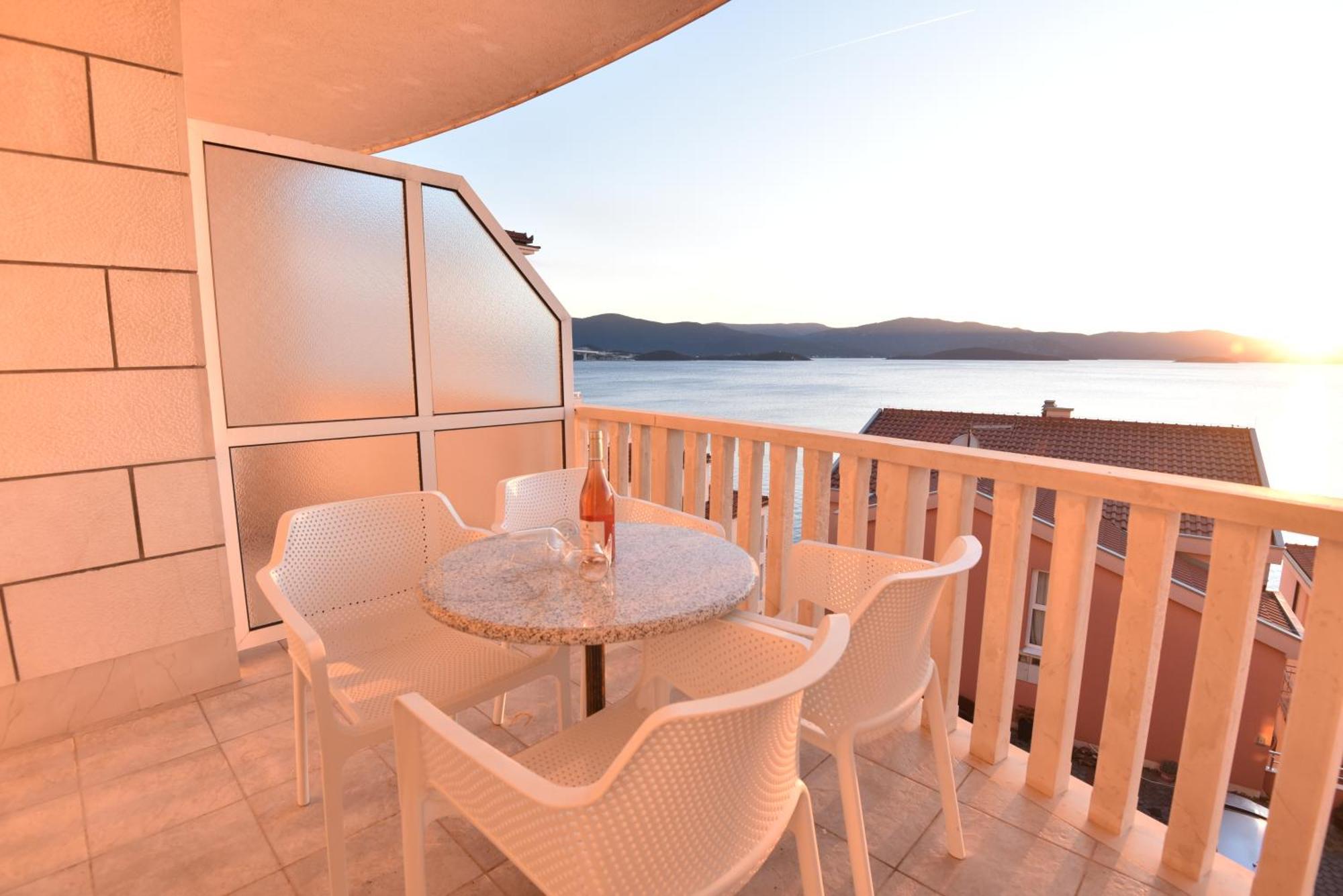 Apartment Resort Комарна Екстер'єр фото